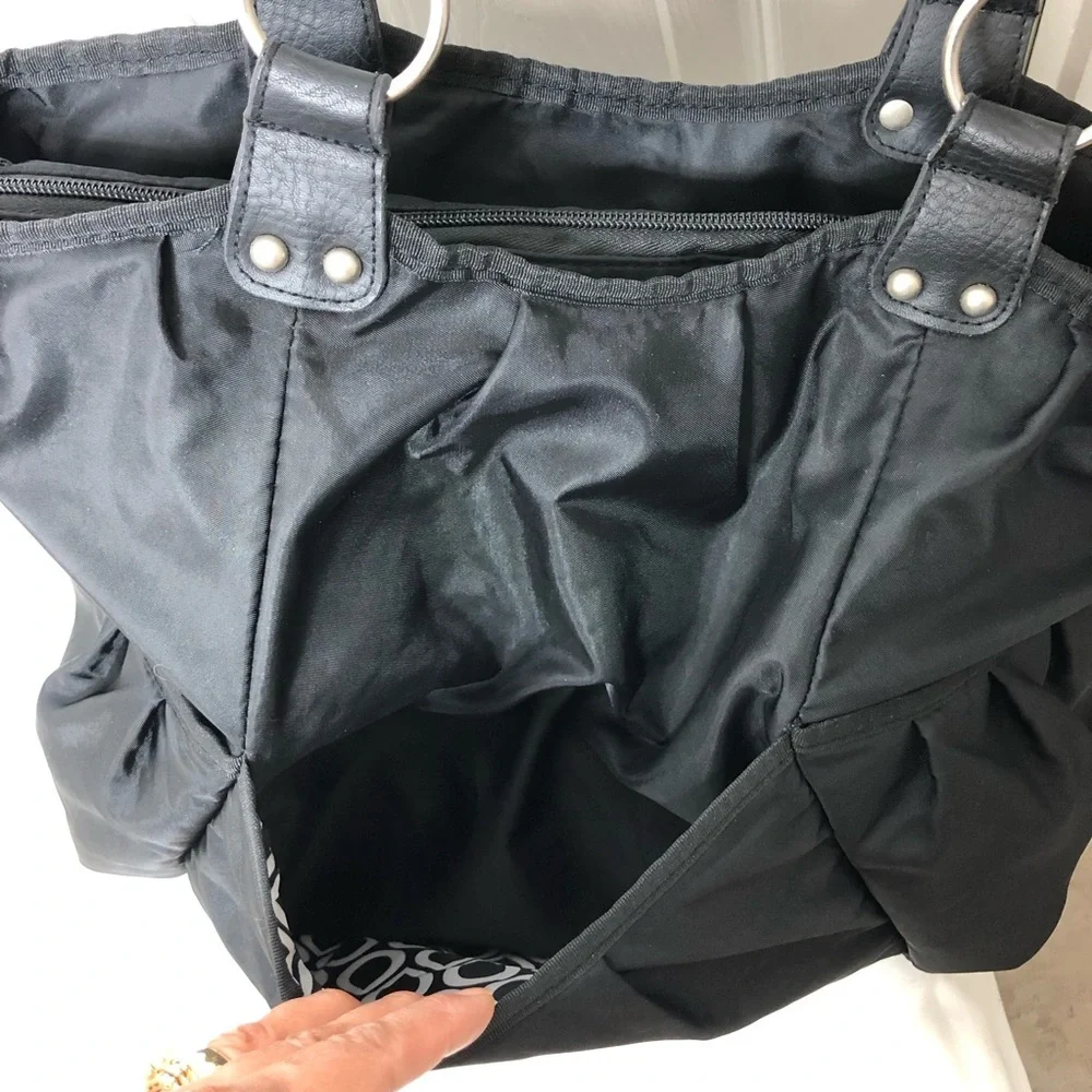 Carter's Nylon Black Multi Pocket Large Size Shoulder Diaper Bag & Changing Pad - Picture 4 of 16